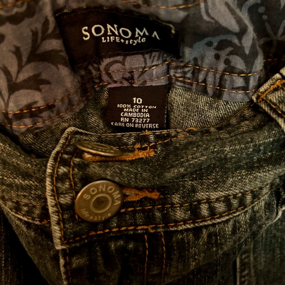Sonoma women’s Jean shorts, size 10 - Picture 3 of 3